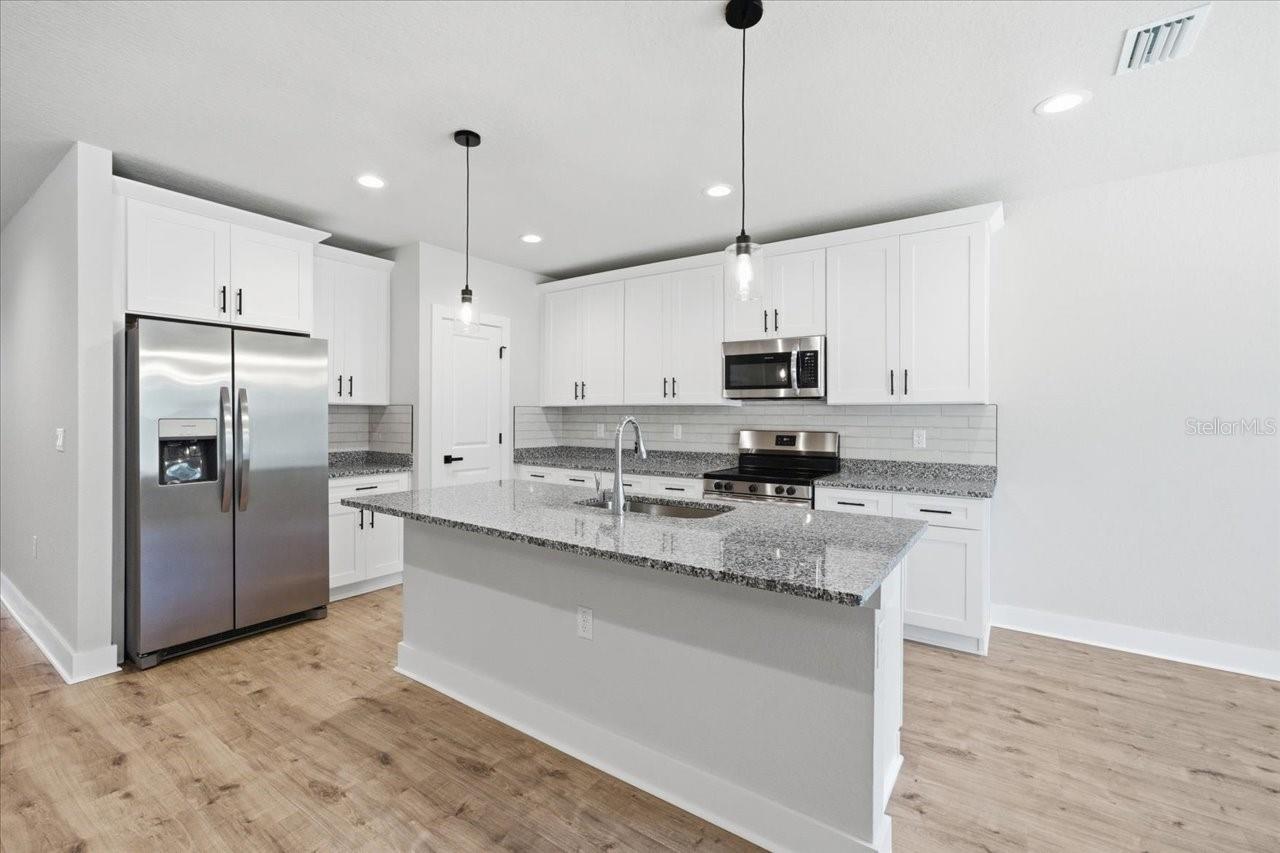 ROYAL HIGHLANDS UNIT 8 - Residential