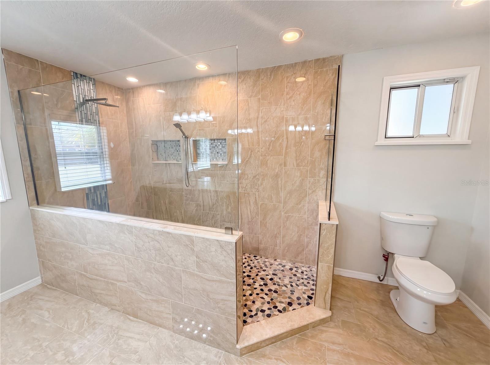 EXECUTIVE ESTATES - Residential