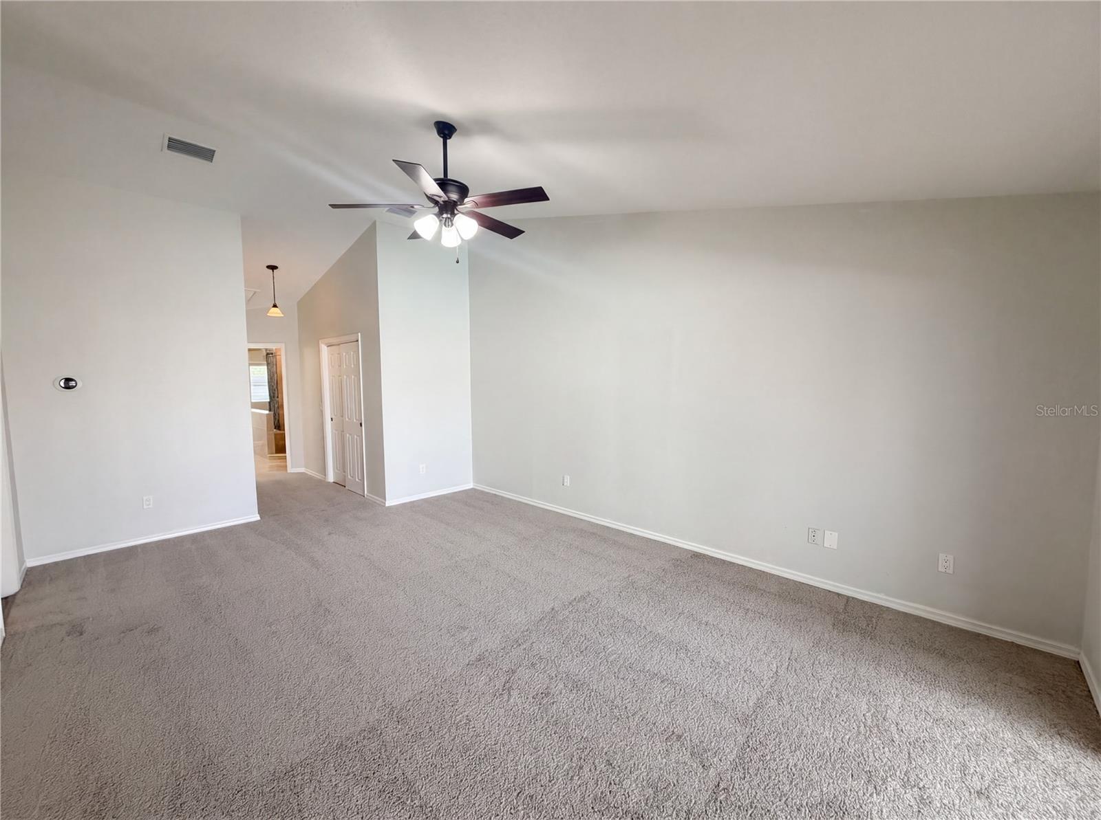 EXECUTIVE ESTATES - Residential