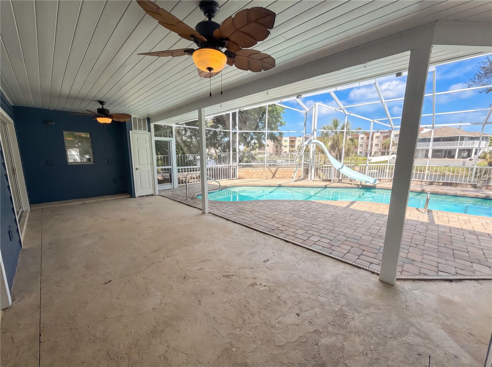 EXECUTIVE ESTATES - Residential