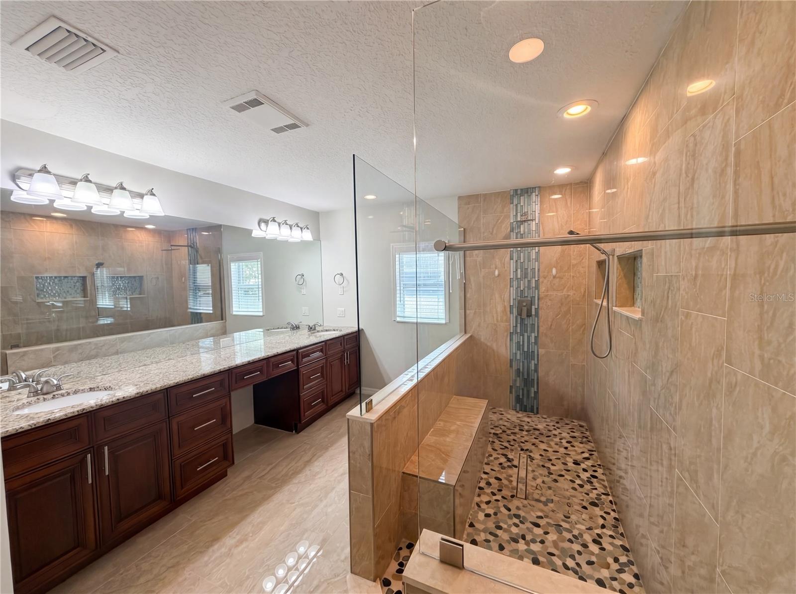 EXECUTIVE ESTATES - Residential