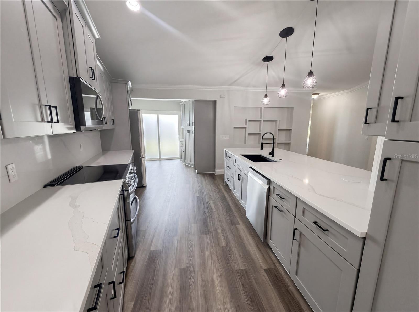 EXECUTIVE ESTATES - Residential