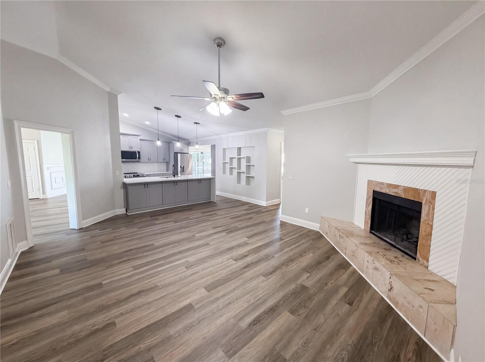 EXECUTIVE ESTATES - Residential