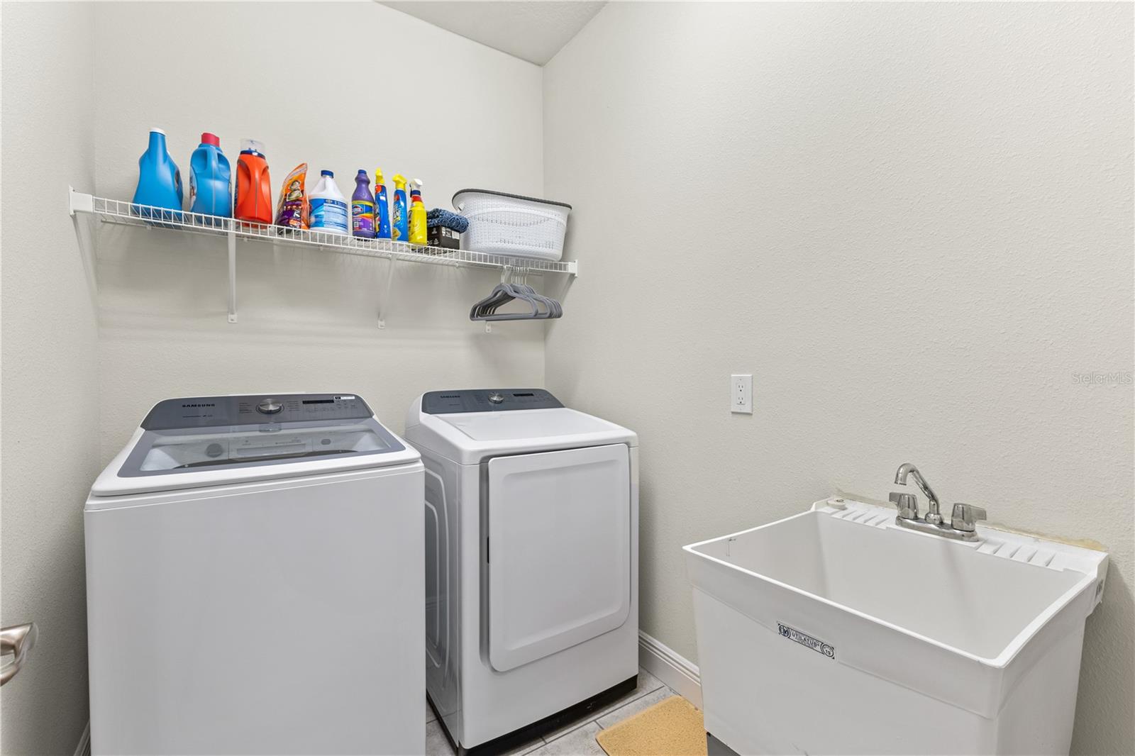 REUNION WEST PH 4 - Residential Lease