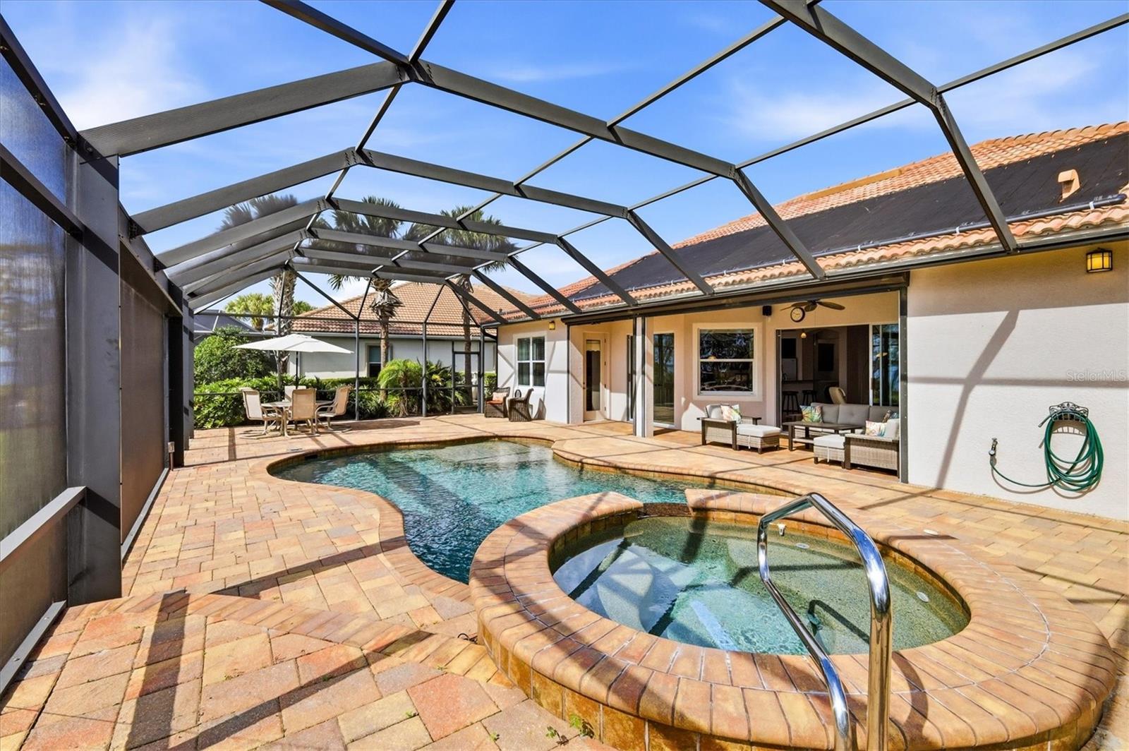 RIVERWOOD - Residential