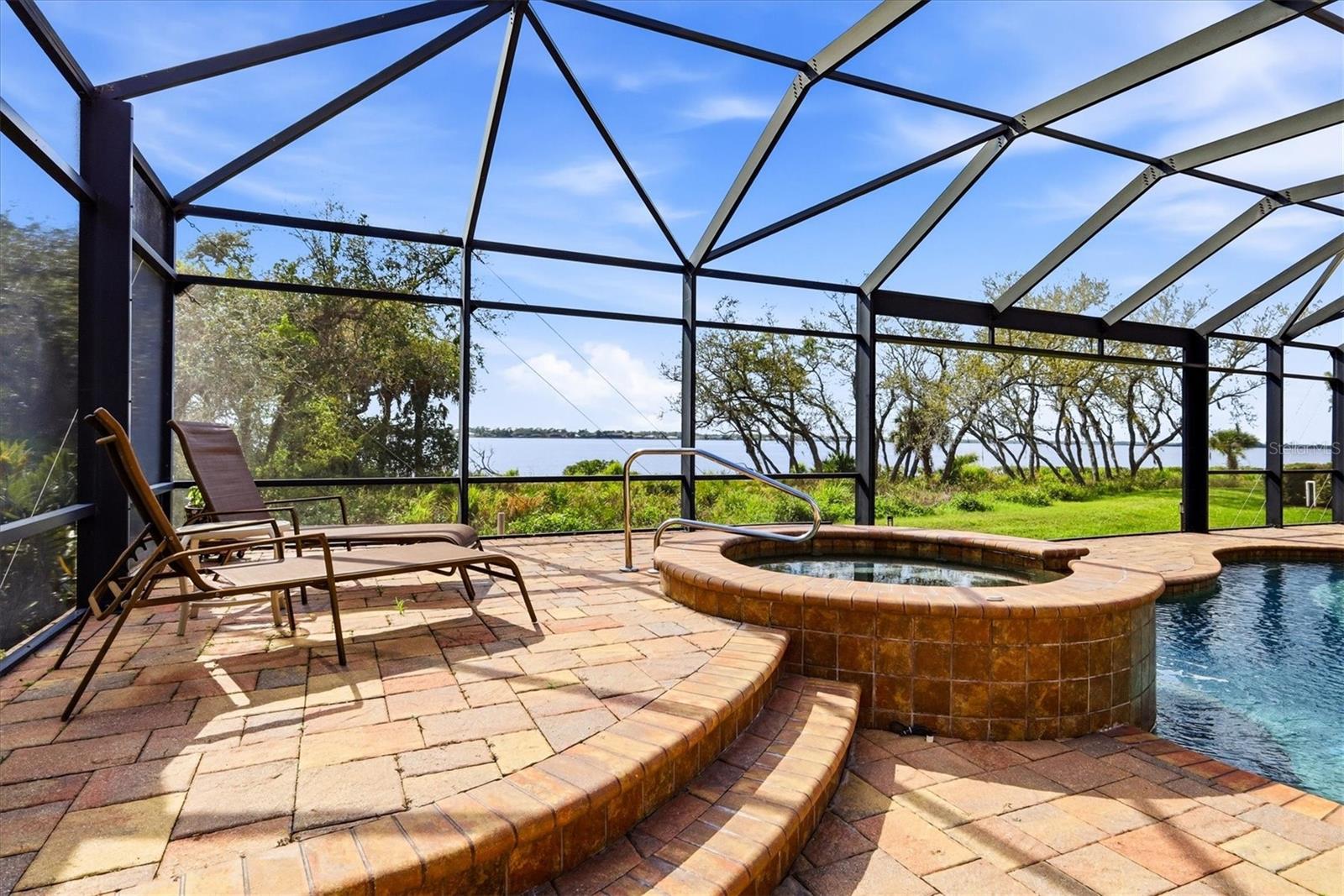 RIVERWOOD - Residential