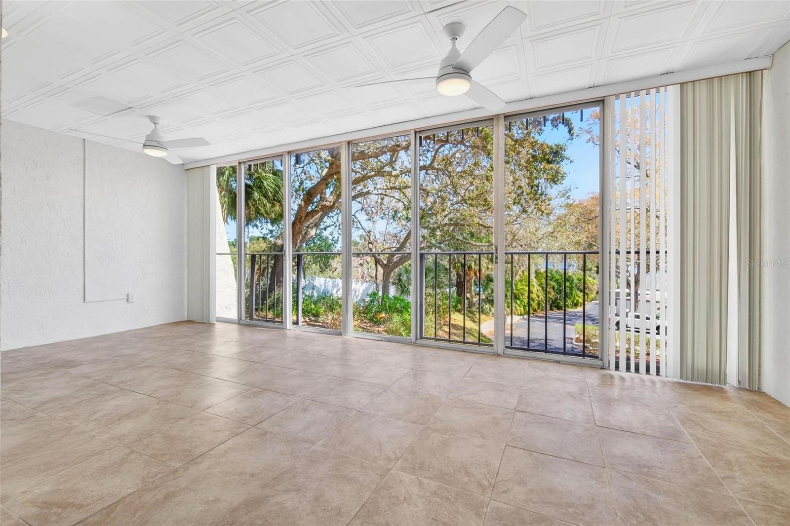 LAKE TARPON SAIL & TENNIS CLUB - Residential