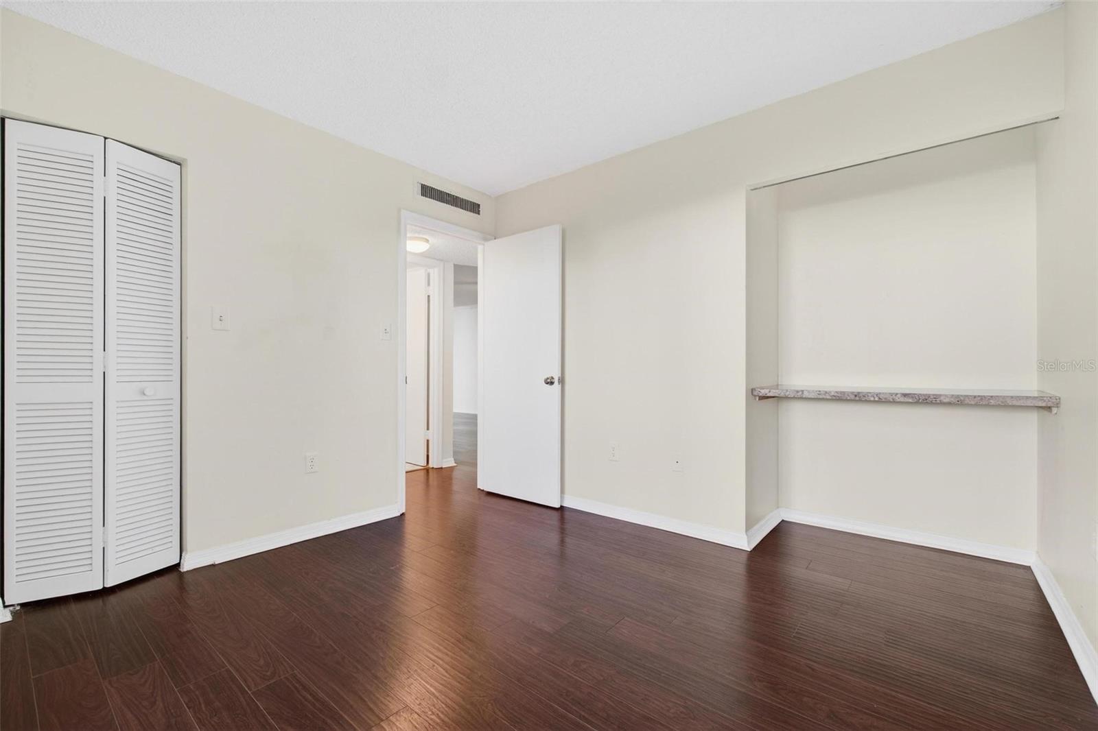 LAKE TARPON SAIL & TENNIS CLUB - Residential