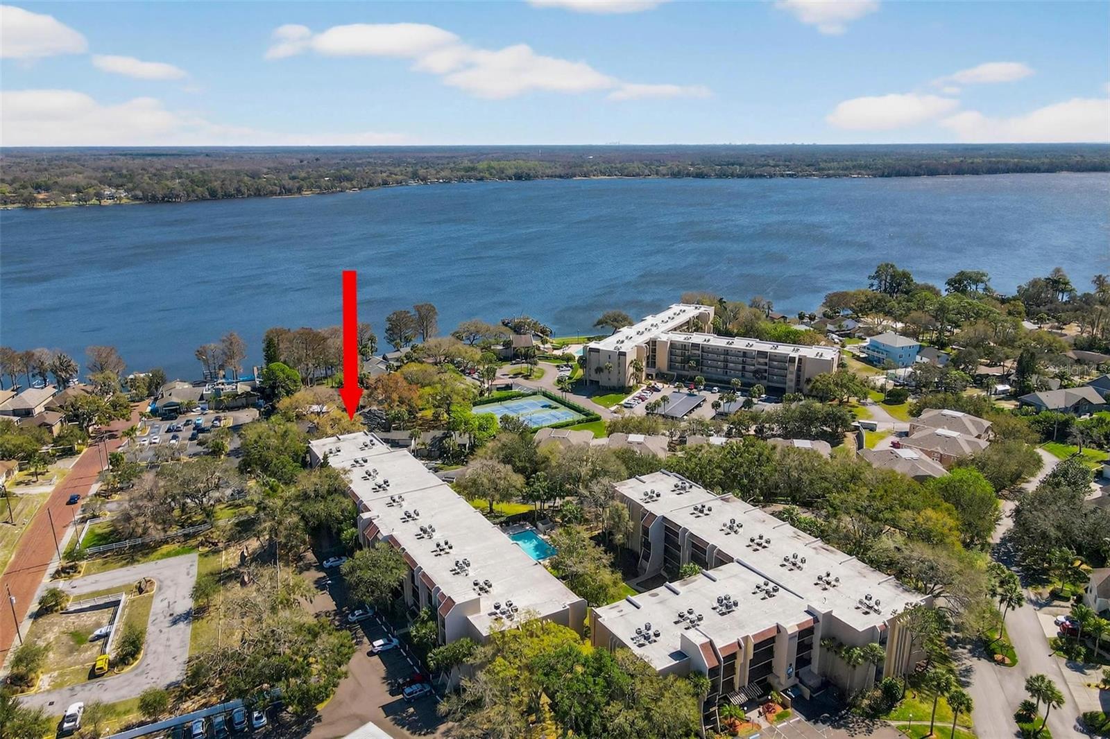 LAKE TARPON SAIL & TENNIS CLUB - Residential
