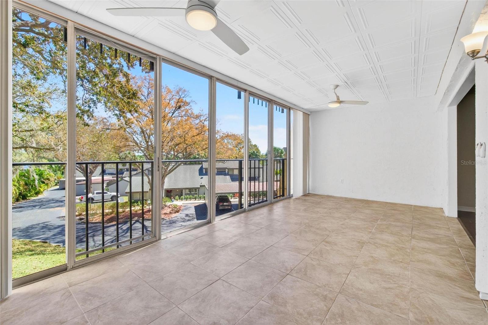 LAKE TARPON SAIL & TENNIS CLUB - Residential