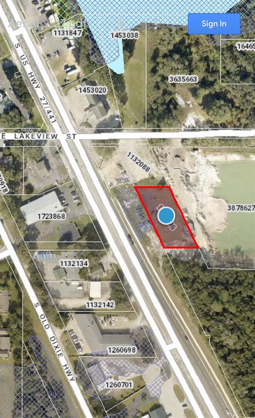 Highway Commercial land in Lady Lake zoned HC, Heavy Commercial. Fast growing area nearby The Villages, great for office or retail with utilities nearby.
