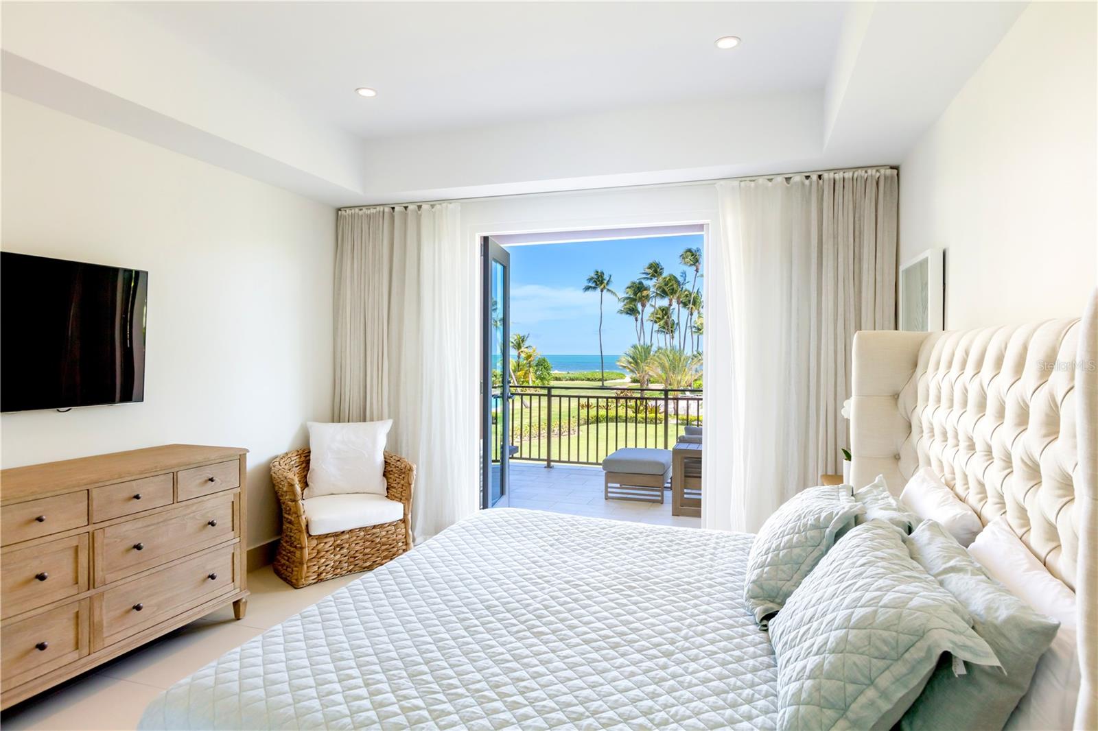 LAS VENTANAS II CONDOMINIUM - Residential