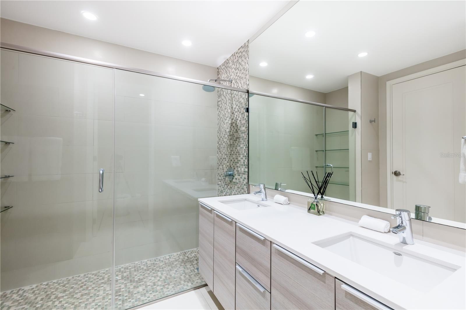LAS VENTANAS II CONDOMINIUM - Residential