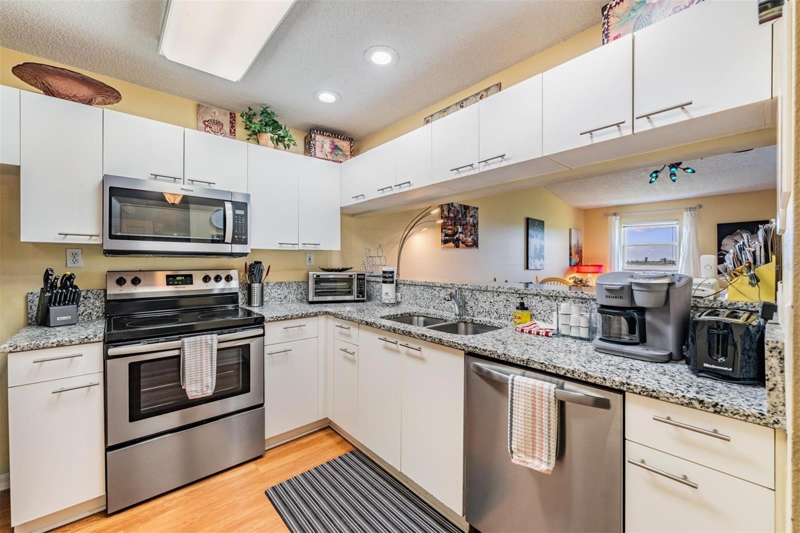 SANDY POINTE II - Residential