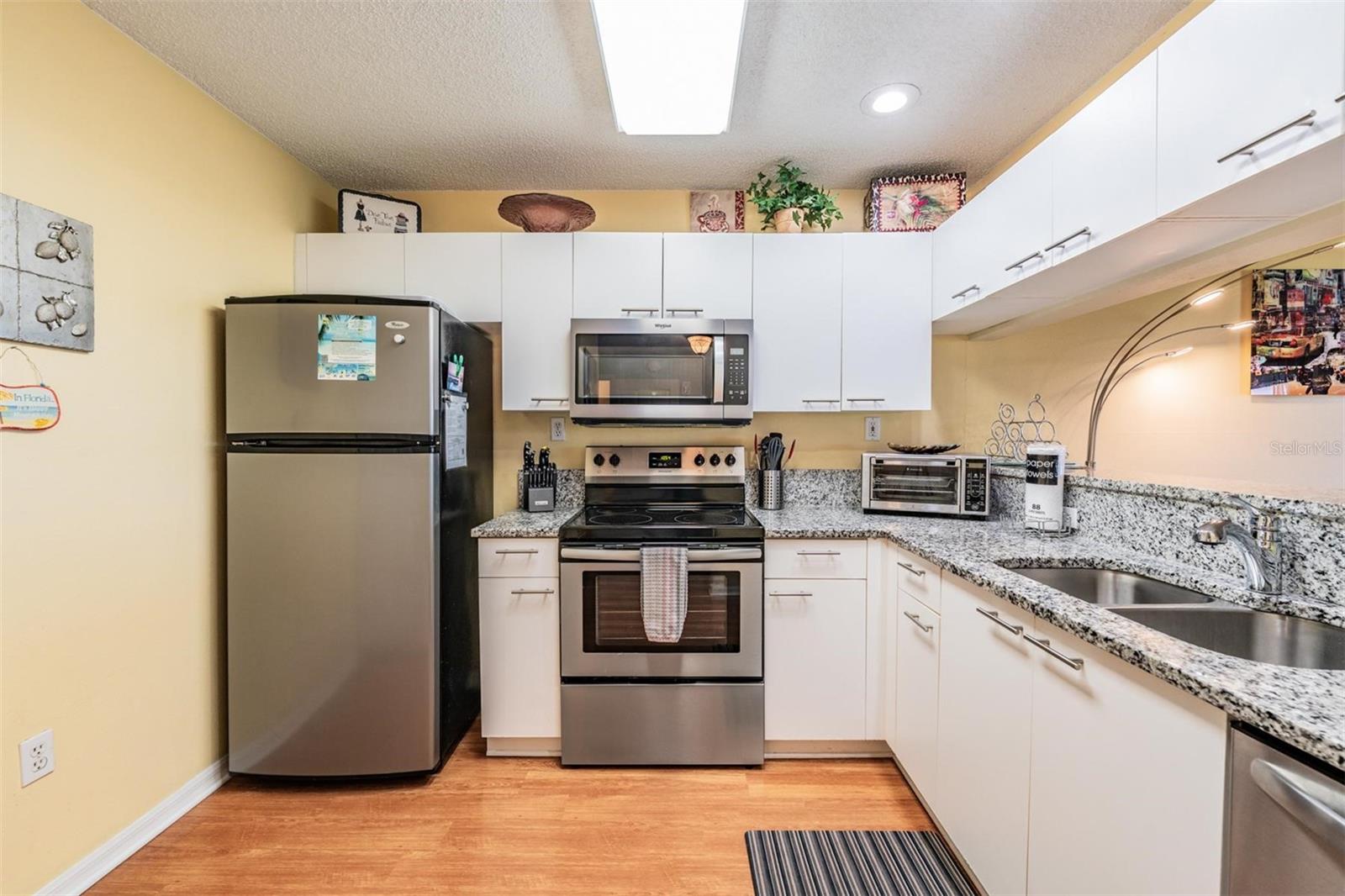 SANDY POINTE II - Residential
