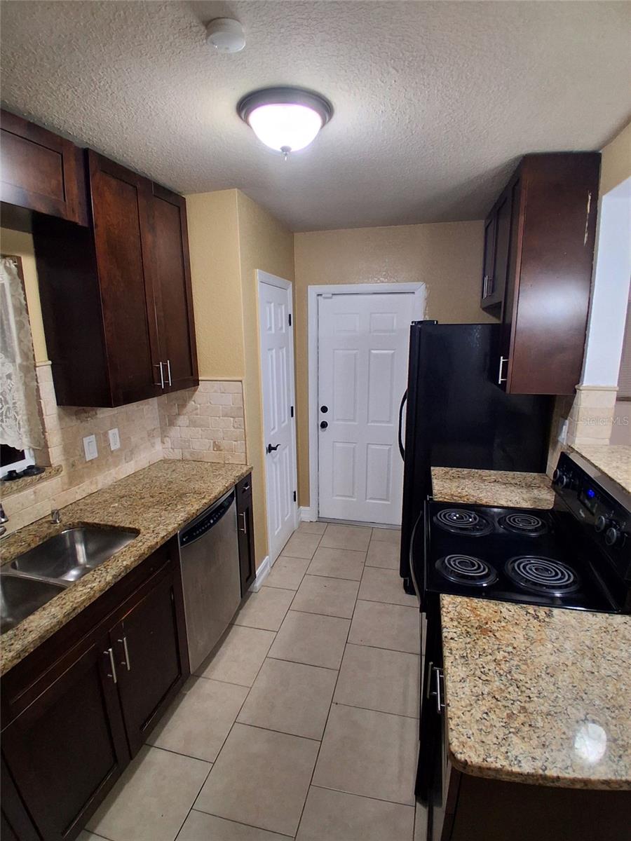 PORT CHARLOTTE SEC 033 - Residential Lease