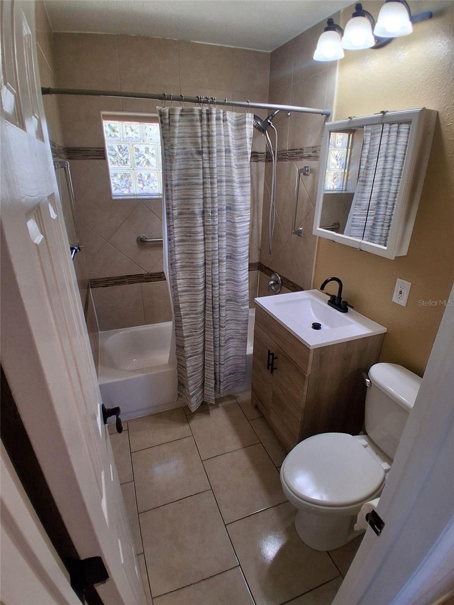 PORT CHARLOTTE SEC 033 - Residential Lease