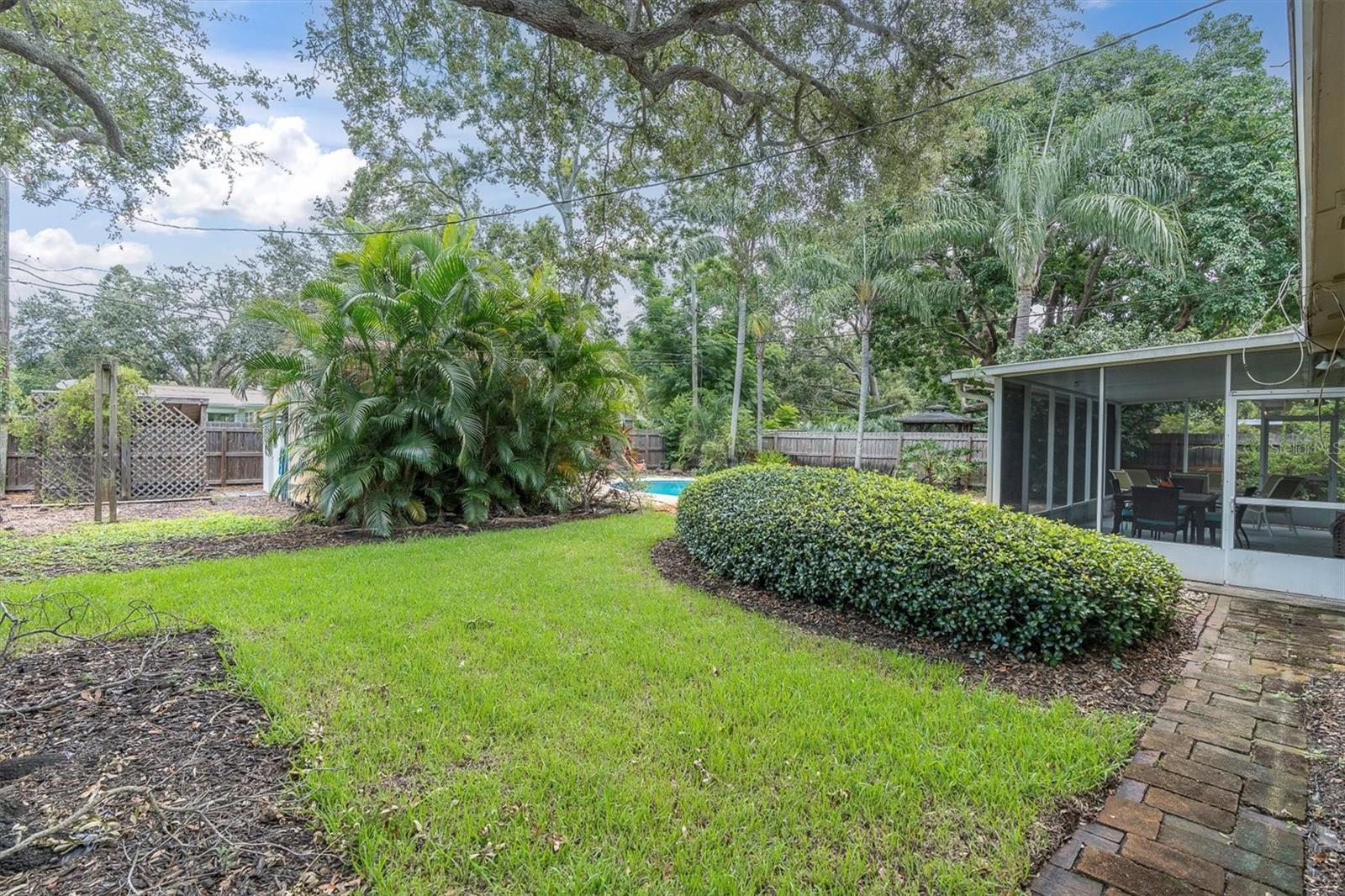 PASADENA ESTATES SEC F - Residential