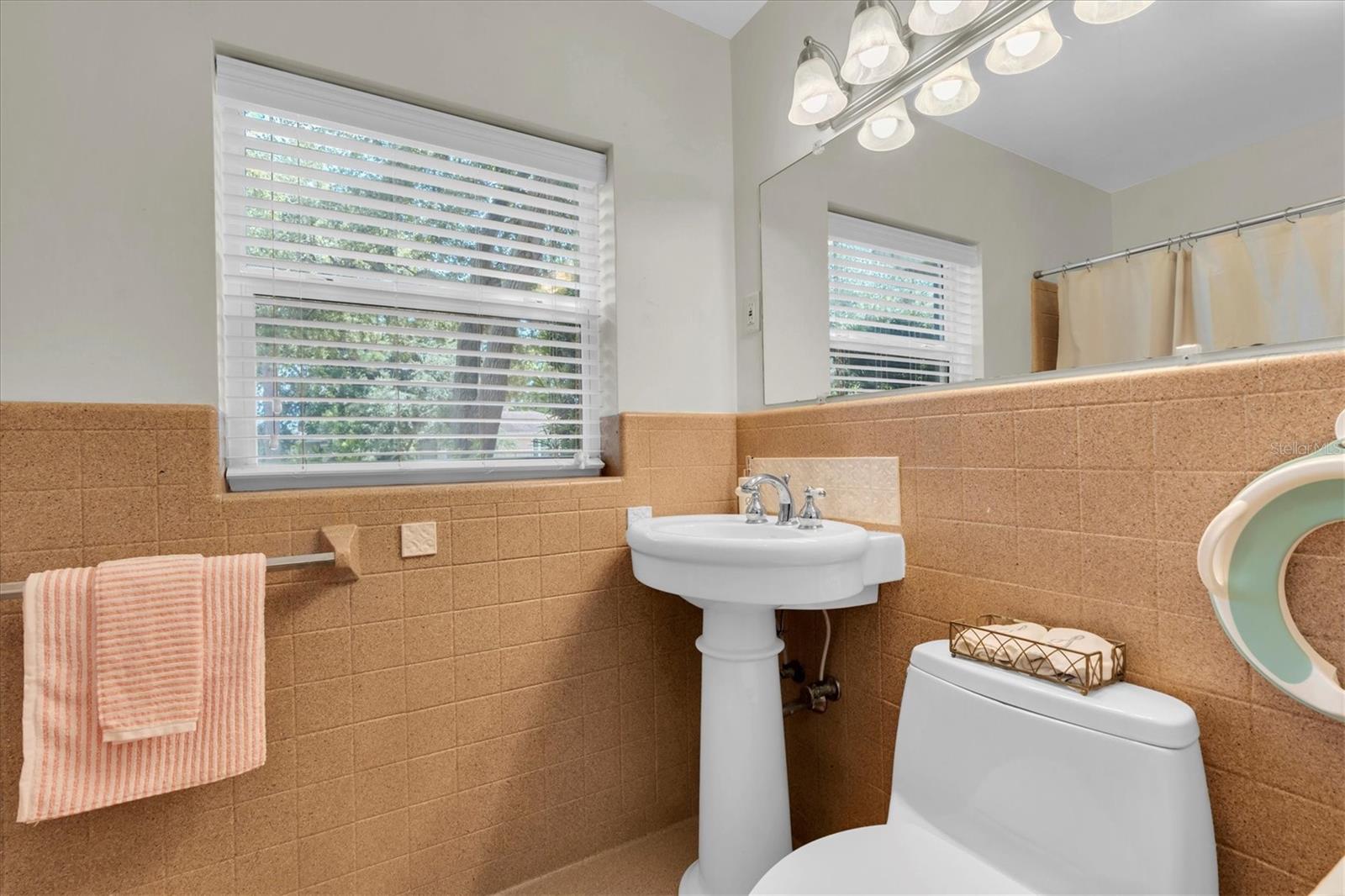 PASADENA ESTATES SEC F - Residential