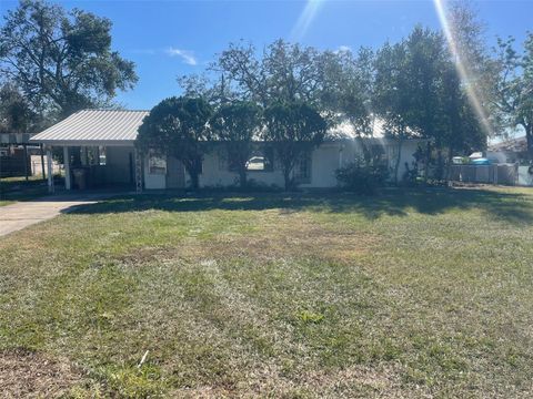 A home in EUSTIS