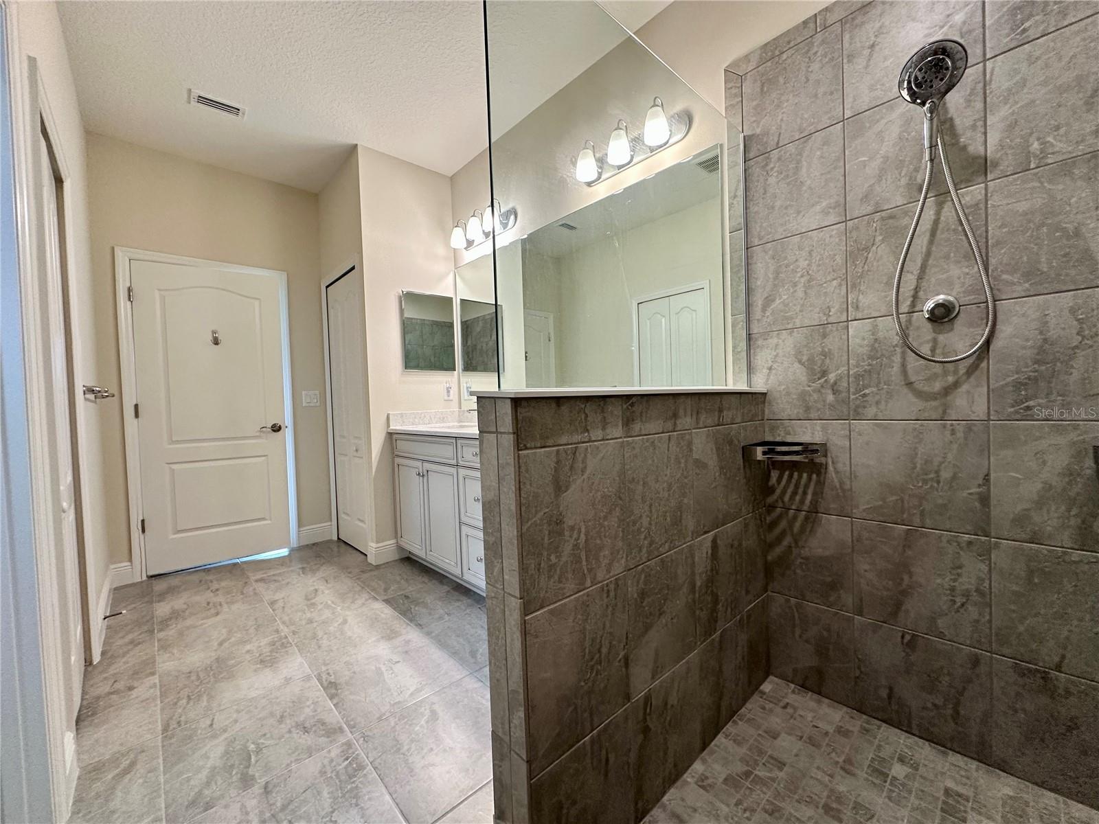 WINDWARD/LAKEWOOD RANCH PH 1 - Residential Lease