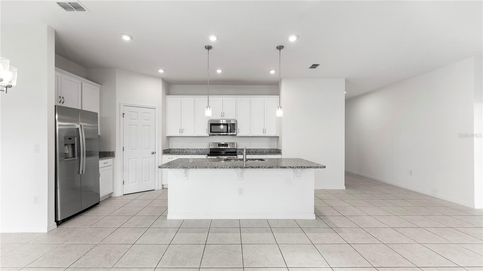 COVERED BRIDGE - Residential Lease