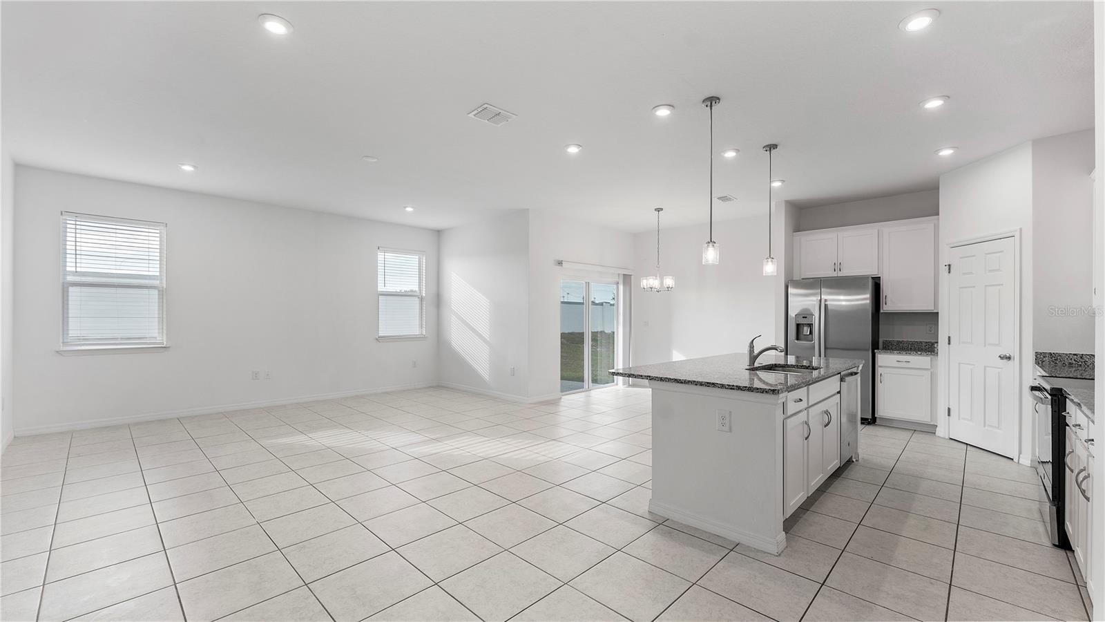 COVERED BRIDGE - Residential Lease