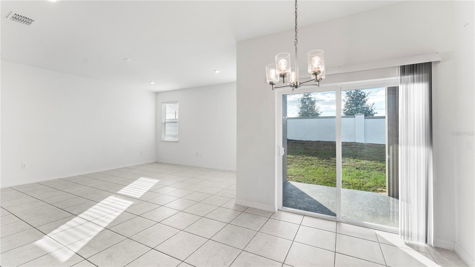 COVERED BRIDGE - Residential Lease