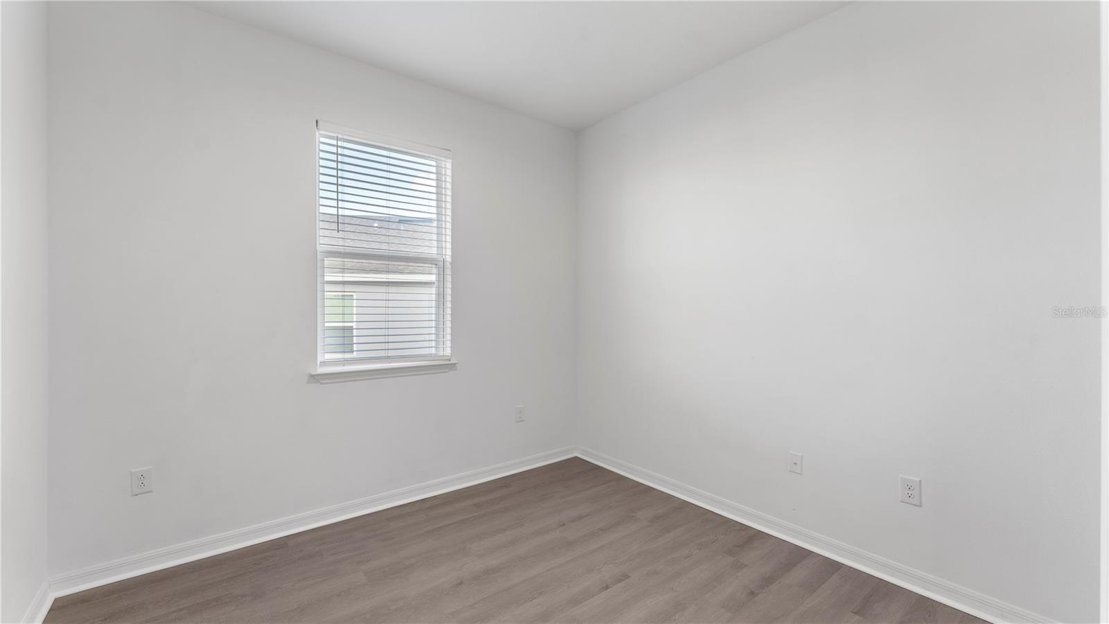 COVERED BRIDGE - Residential Lease