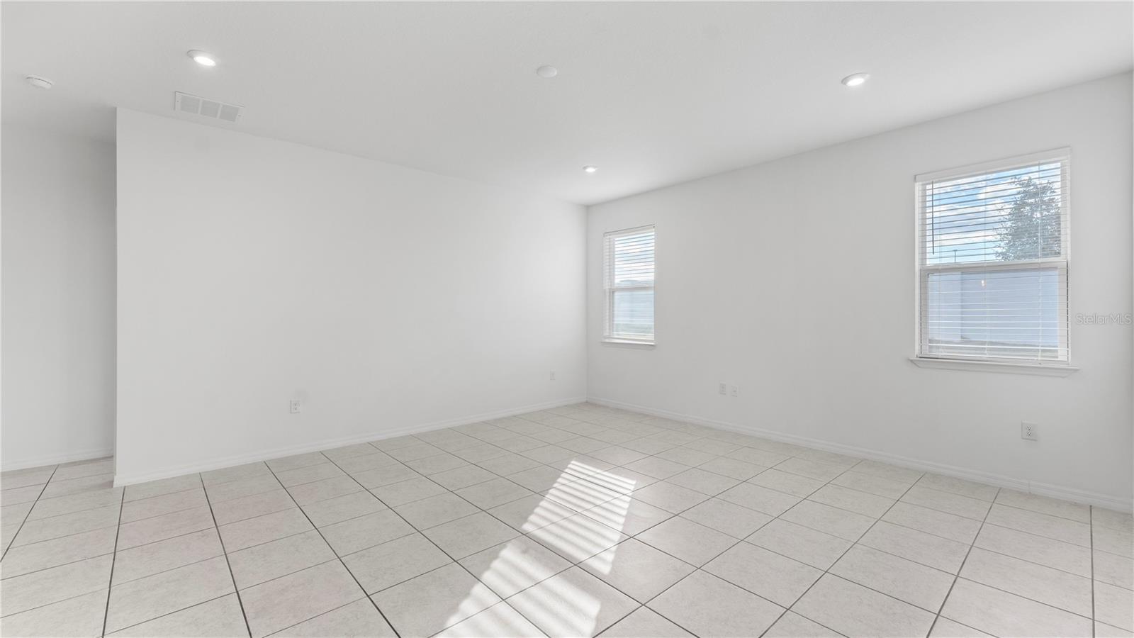 COVERED BRIDGE - Residential Lease