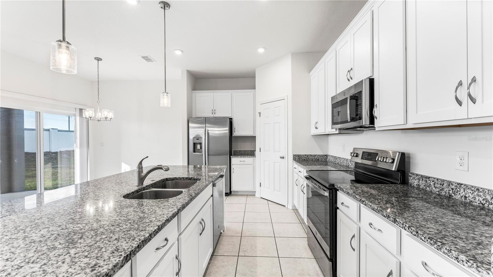 COVERED BRIDGE - Residential Lease