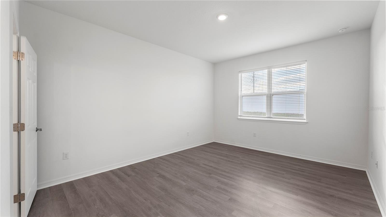 COVERED BRIDGE - Residential Lease