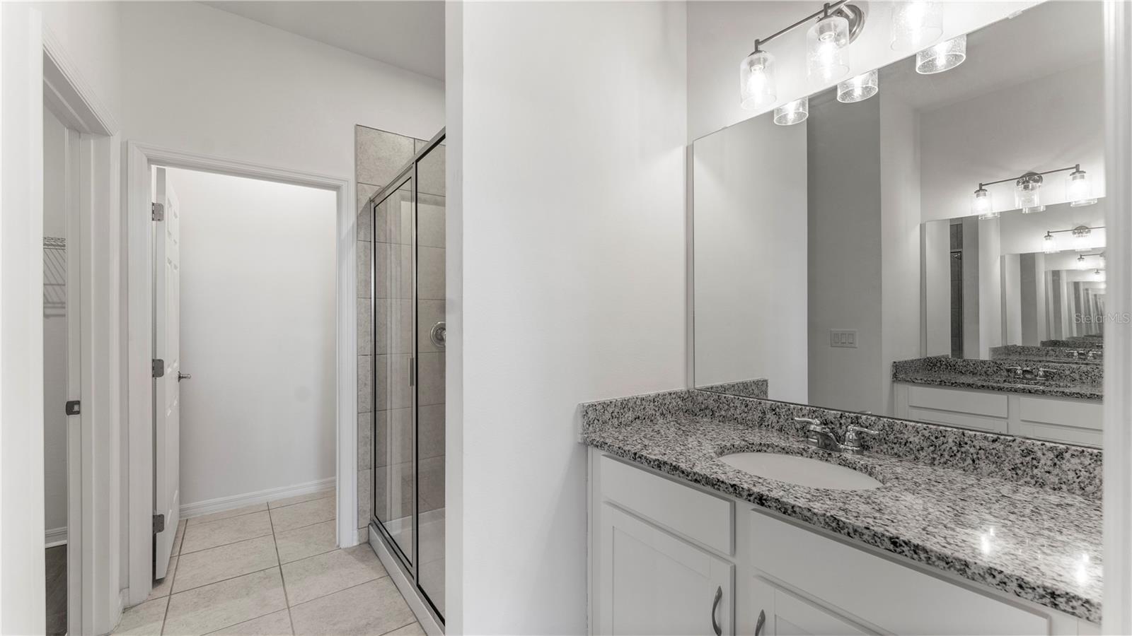 COVERED BRIDGE - Residential Lease