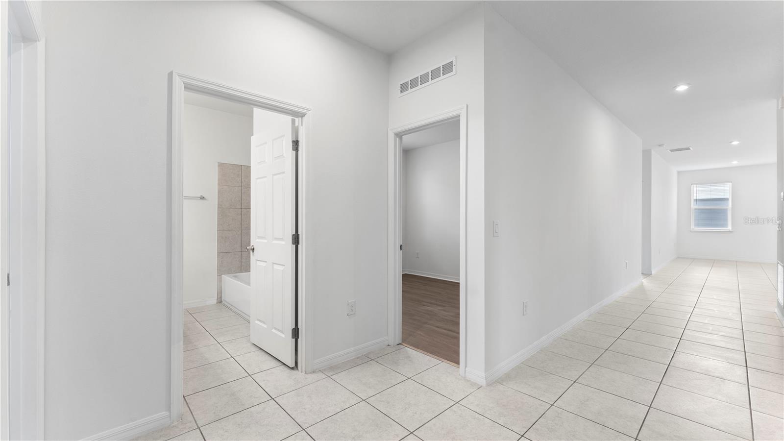 COVERED BRIDGE - Residential Lease