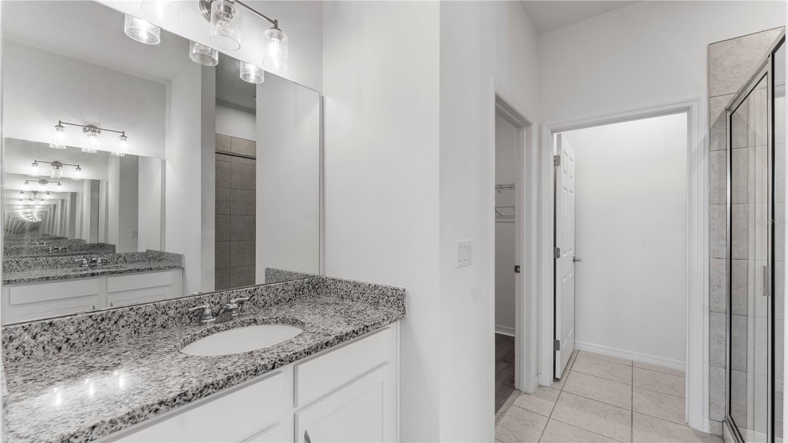 COVERED BRIDGE - Residential Lease