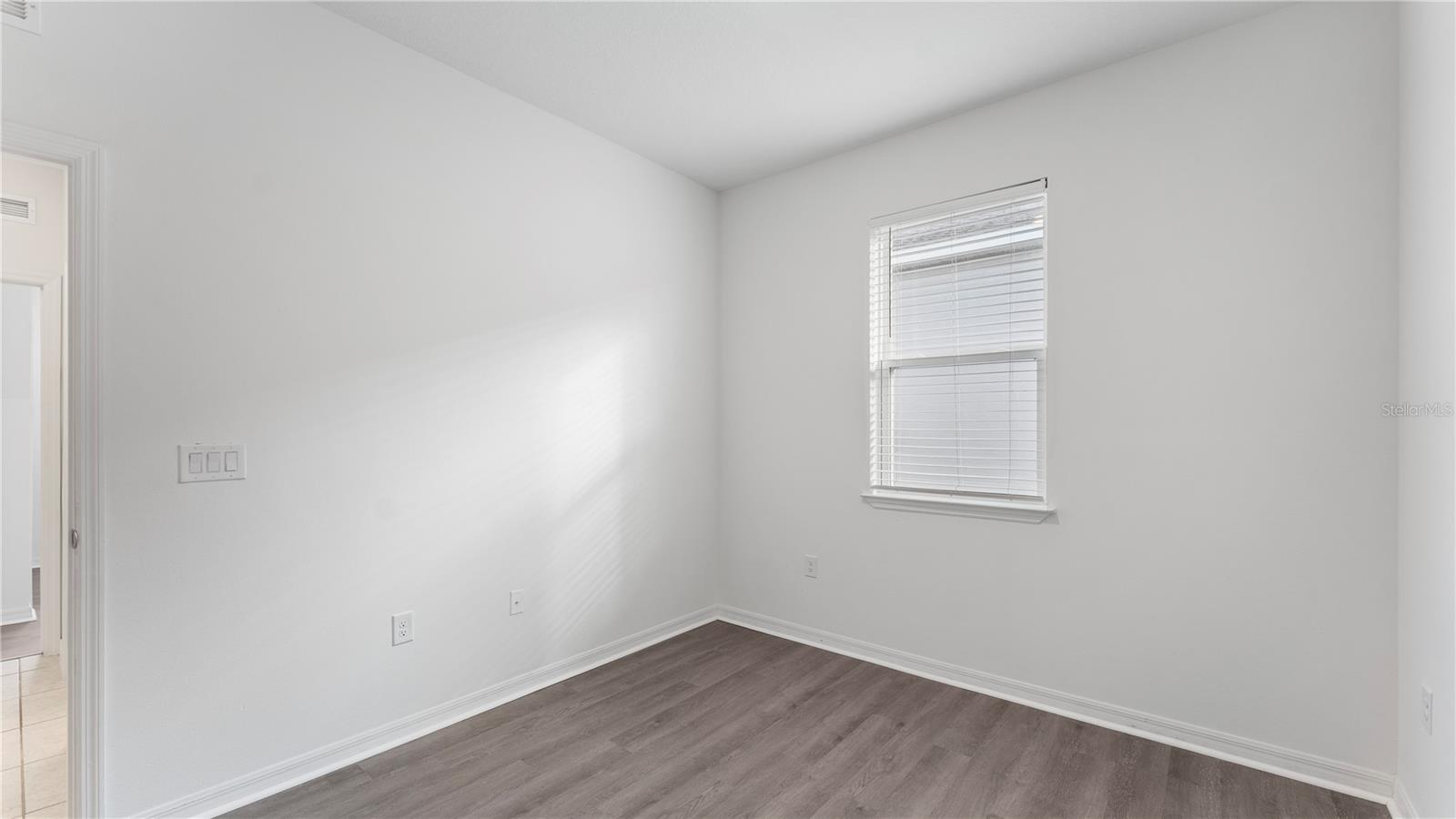 COVERED BRIDGE - Residential Lease