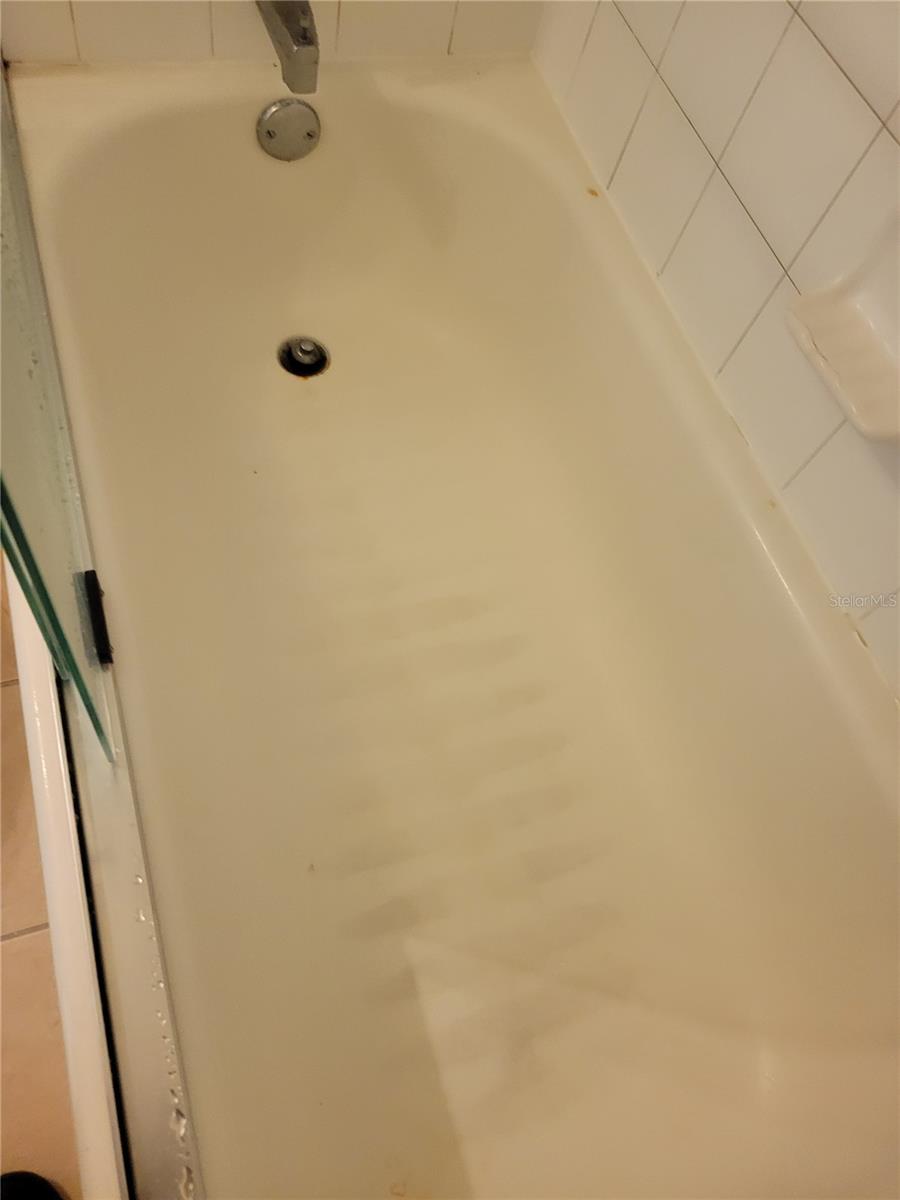 THE TWNHMS AT LIGHTHOUSE COVE IV - Residential