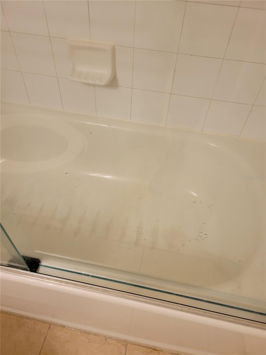 THE TWNHMS AT LIGHTHOUSE COVE IV - Residential