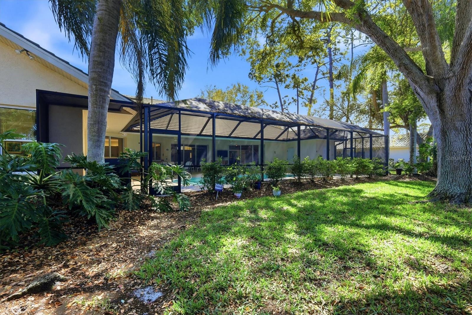 CALUSA LAKES - Residential