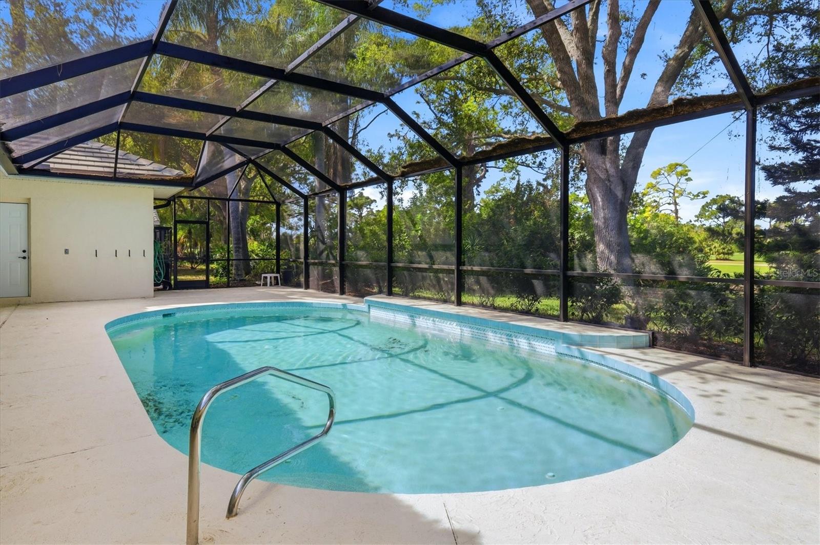 CALUSA LAKES - Residential