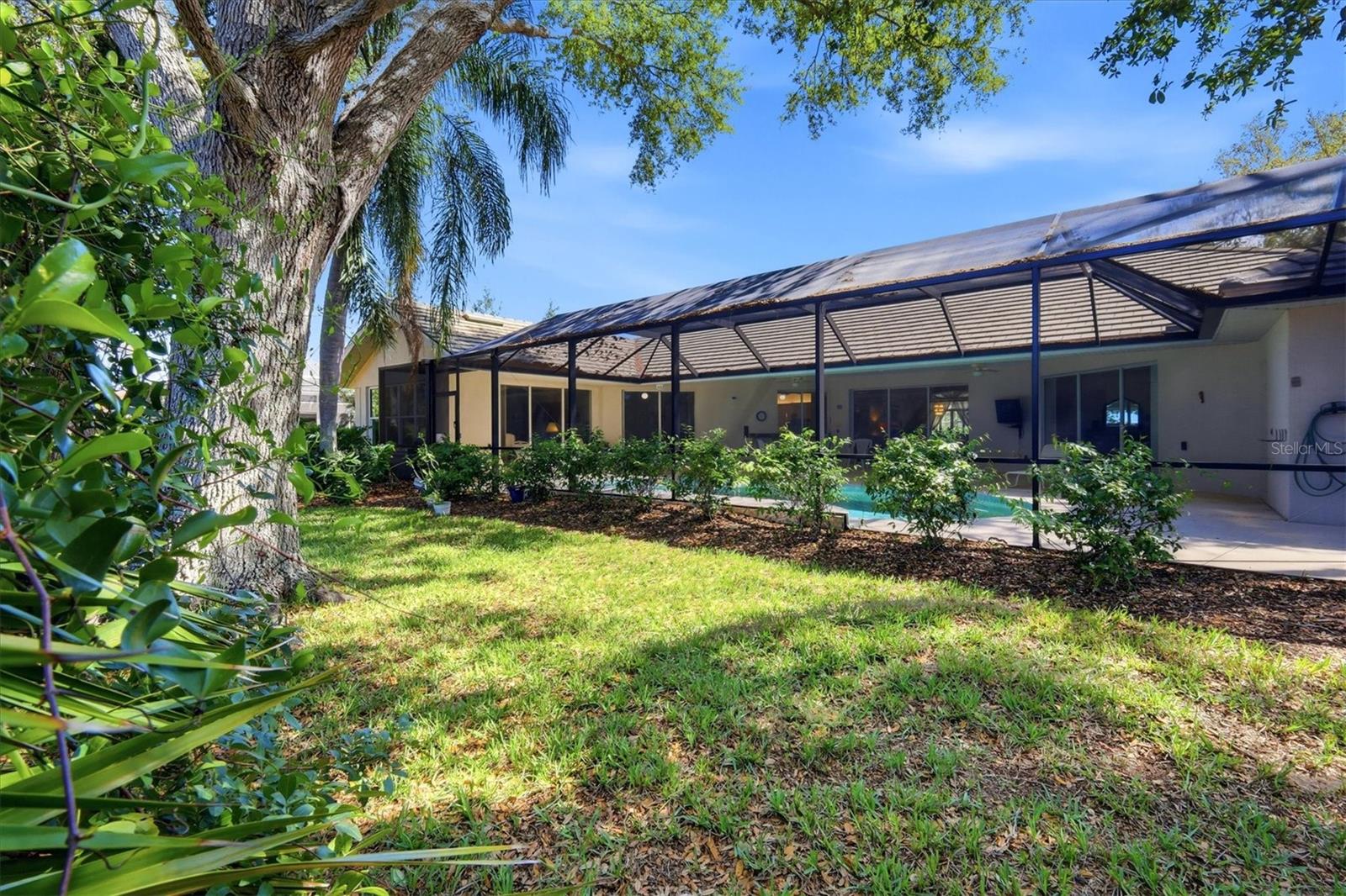 CALUSA LAKES - Residential