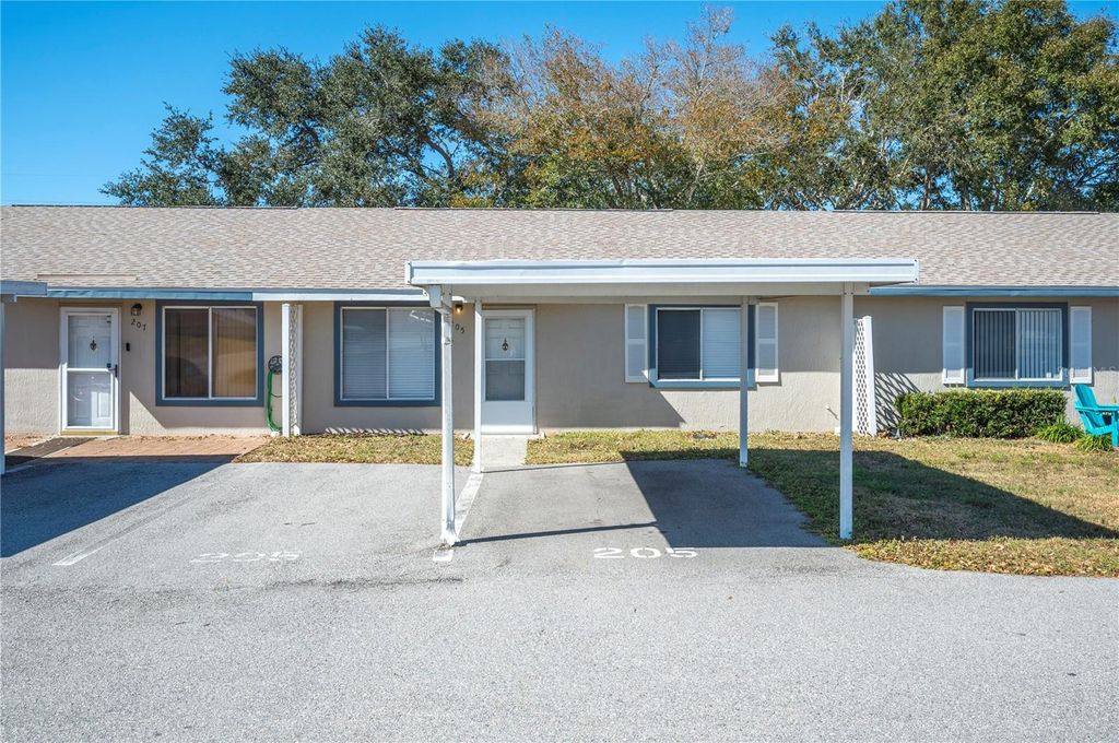 Photo of 205 Winter Ridge Boulevard, Winter Haven, FL 33881 (MLS # P4937675)