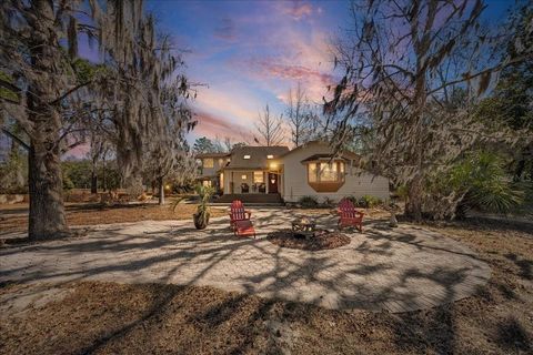 Photo of 9520 N Holyoak Terrace, Dunnellon, FL 34433 (MLS # OM718761)
