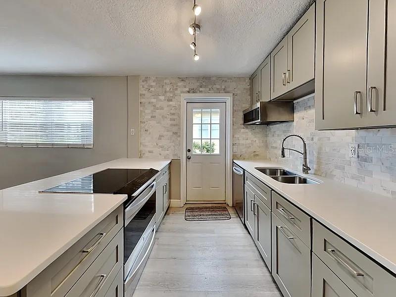 LAWSONA PARK - Residential