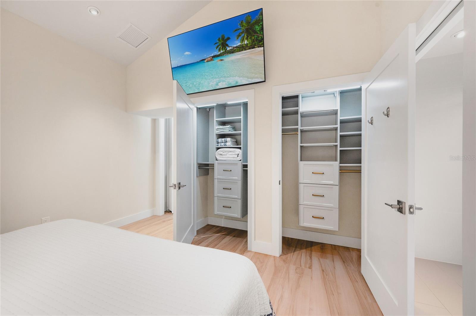 LUANA ISLES - Residential
