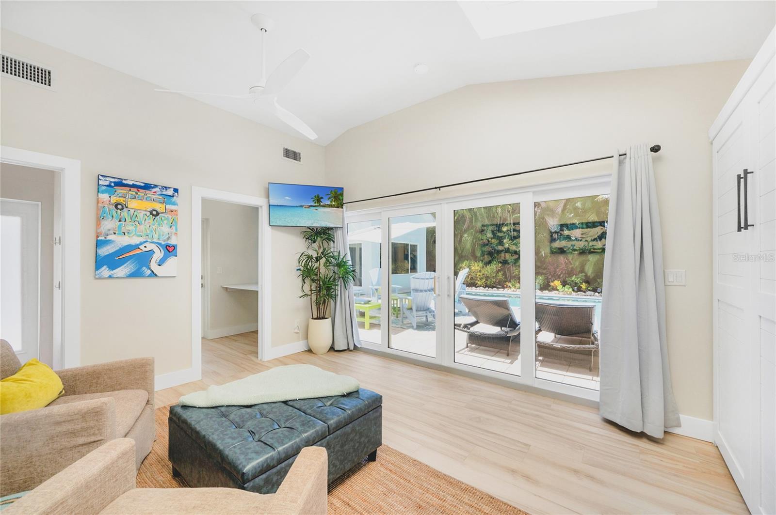 LUANA ISLES - Residential