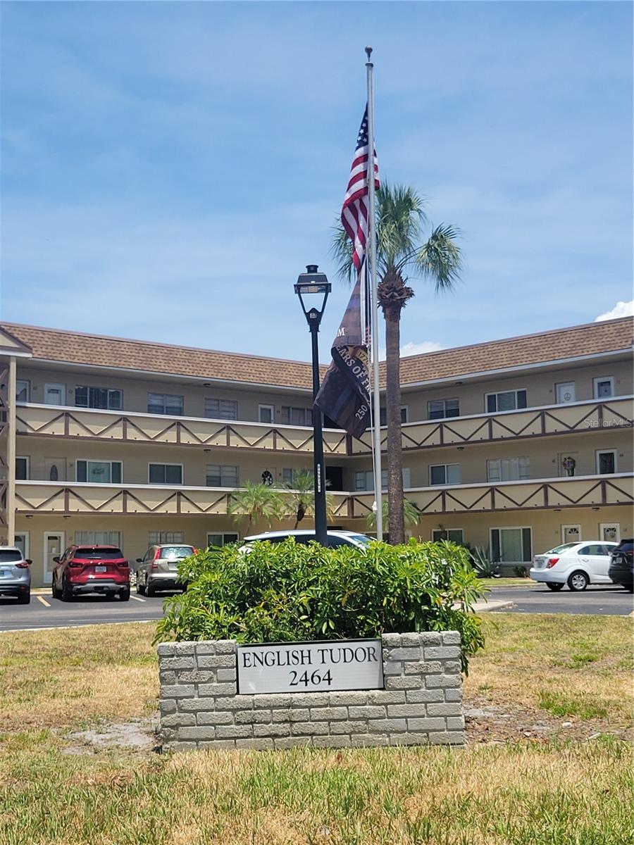 2464 AUSTRALIA WAY E 24