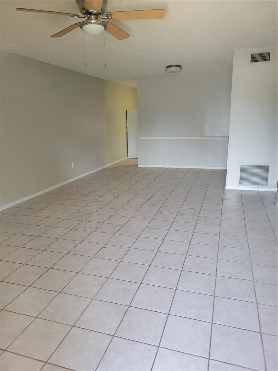 2464 AUSTRALIA WAY E 24