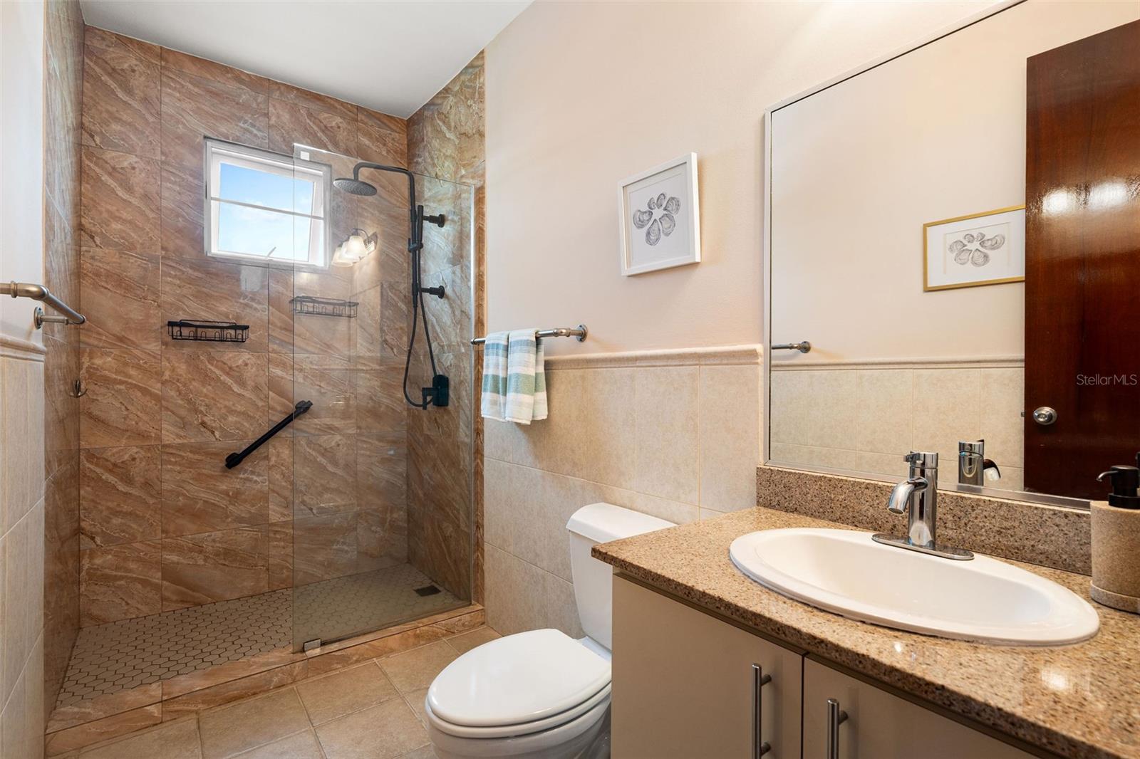 HARBOUR LAKES - Residential