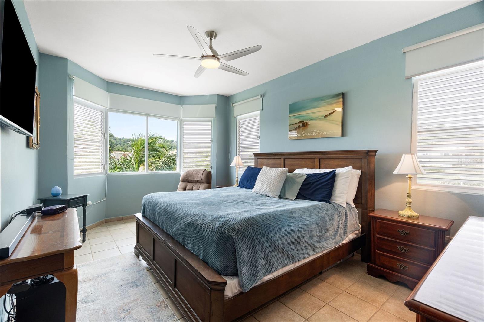 HARBOUR LAKES - Residential